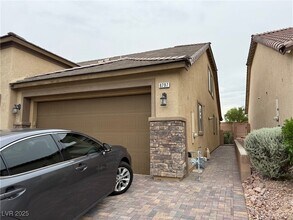 8797 Pinley Spring St in Las Vegas, NV - Building Photo - Building Photo