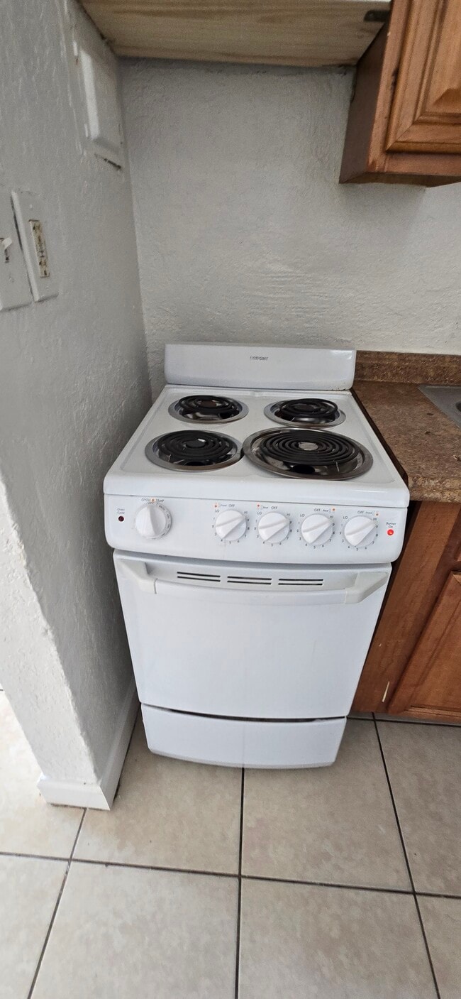 5731 Flagler Street # 3, Unit # 1 in Hollywood, FL - Foto de edificio - Building Photo