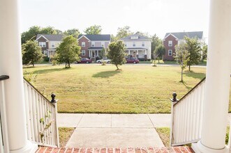 1447 Talley Cir in Portsmouth, VA - Foto de edificio - Building Photo