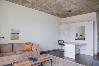 1840 N Farwell Ave in Milwaukee, WI - Foto de edificio - Building Photo