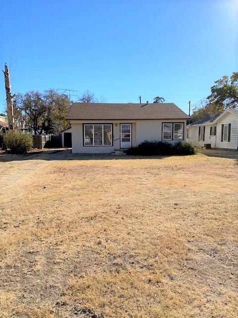 property at 613 W Kentucky St