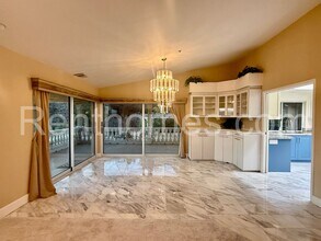 4204 Explorer Ct in La Mesa, CA - Building Photo - Building Photo