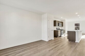 865 Briar Gln Ct in Hampshire, IL - Building Photo - Building Photo