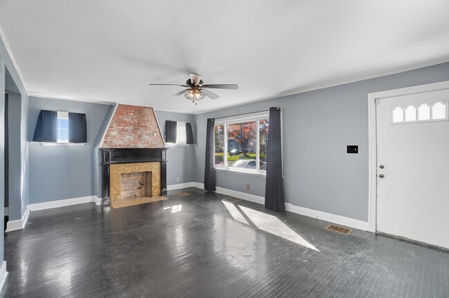 610 Salisbury Rd in Columbus, OH - Foto de edificio - Building Photo