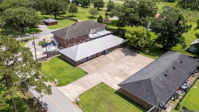 property at 5135 Choctaw Rd