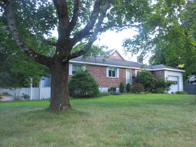 14 Lyman Rd in Framingham, MA - Building Photo - Building Photo