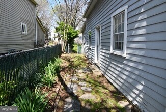 122 E Monmouth St in Winchester, VA - Building Photo - Building Photo