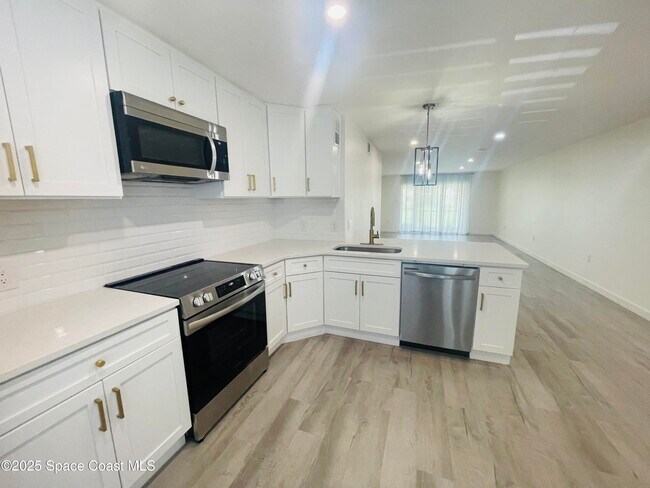 1515 Huntington Ln in Rockledge, FL - Building Photo - Building Photo