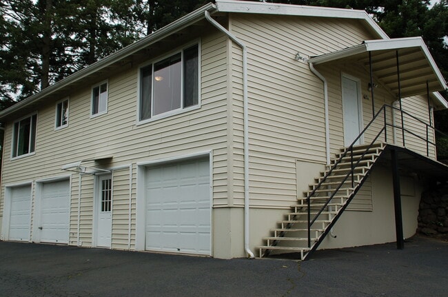 617 SW 3rd Plz, Unit A