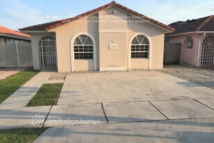 2476 W 72nd Pl in Hialeah, FL - Building Photo