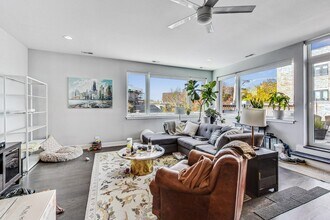 3620 W Irving Park Rd, Unit 2R in Chicago, IL - Building Photo - Building Photo