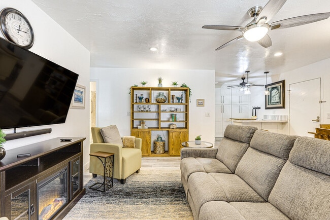 265 Loma Alta Dr