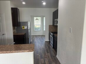 5302 Espuela Ln in Baytown, TX - Building Photo - Building Photo