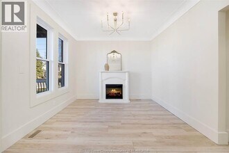 785 HALL in Windsor, ON - Building Photo - Building Photo