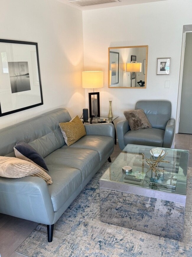 777 E San Lorenzo Rd, Unit 3