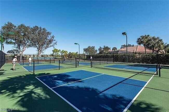 property at 5923 Sand Wedge Ln