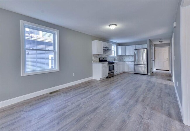 127 Pumgansett St-Unit -1 in Providence, RI - Building Photo - Building Photo