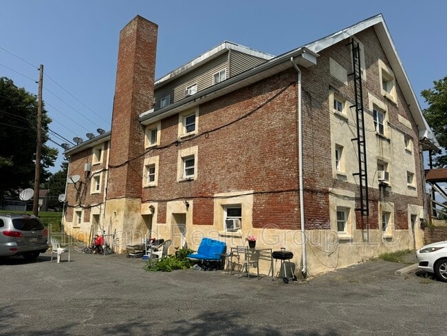 1889 Habecker Rd in Columbia, PA - Building Photo - Building Photo
