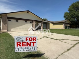 6819 Laguna Norte in San Antonio, TX - Building Photo