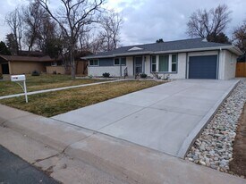 10894 E Wesley Ave in Aurora, CO - Building Photo