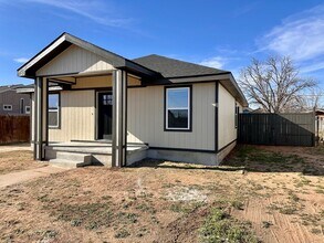 1012 W 26th St in Odessa, TX - Building Photo - Building Photo