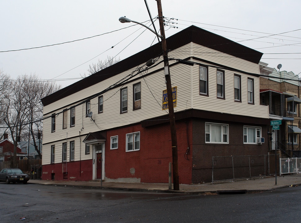 2 McAdoo Ave in Jersey City, NJ - Foto de edificio
