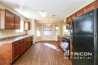 7743 W Dreyfus Dr in Peoria, AZ - Foto de edificio - Building Photo