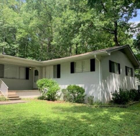 property at 3607 Woodland Dr