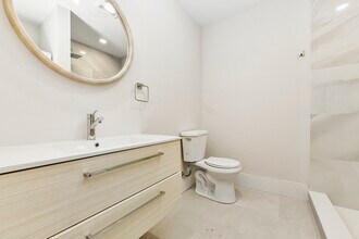 219 Paris St-Unit -1 in Boston, MA - Foto de edificio - Building Photo