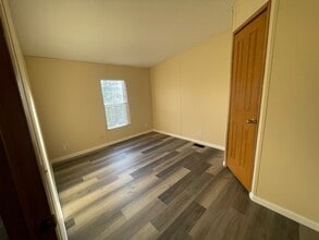 1350 Pami St in St. Clair, MO - Foto de edificio - Building Photo