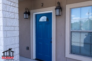 608 E 15th St, Unit Unit 8 in Del Rio, TX - Building Photo