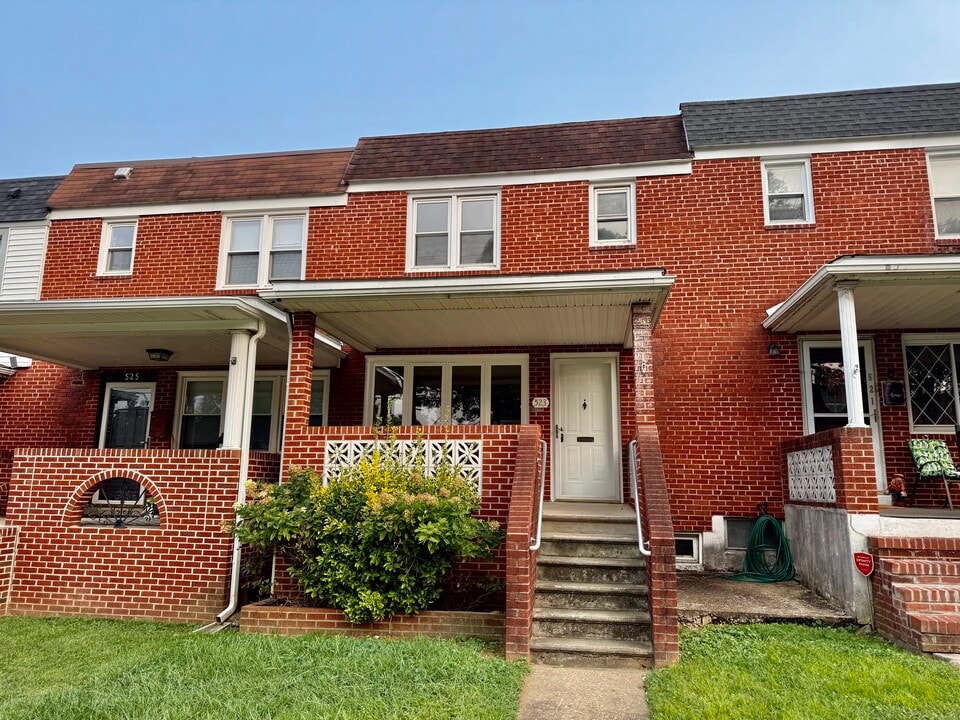 523 N Marlyn Ave in Essex, MD - Building Photo