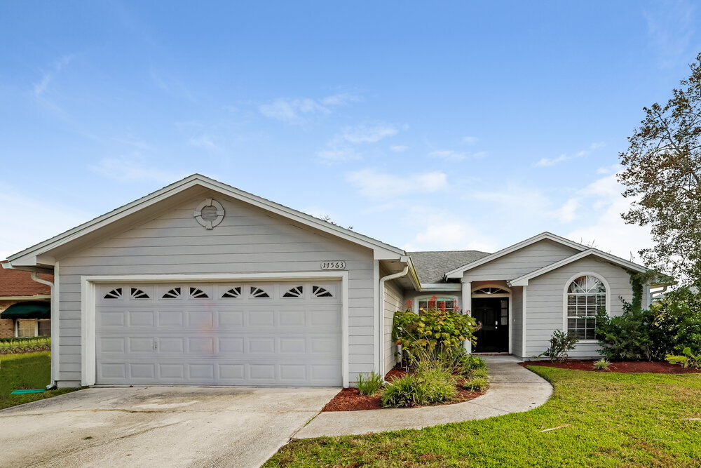 11563 Wandering Pines Trail W in Jacksonville, FL - Foto de edificio