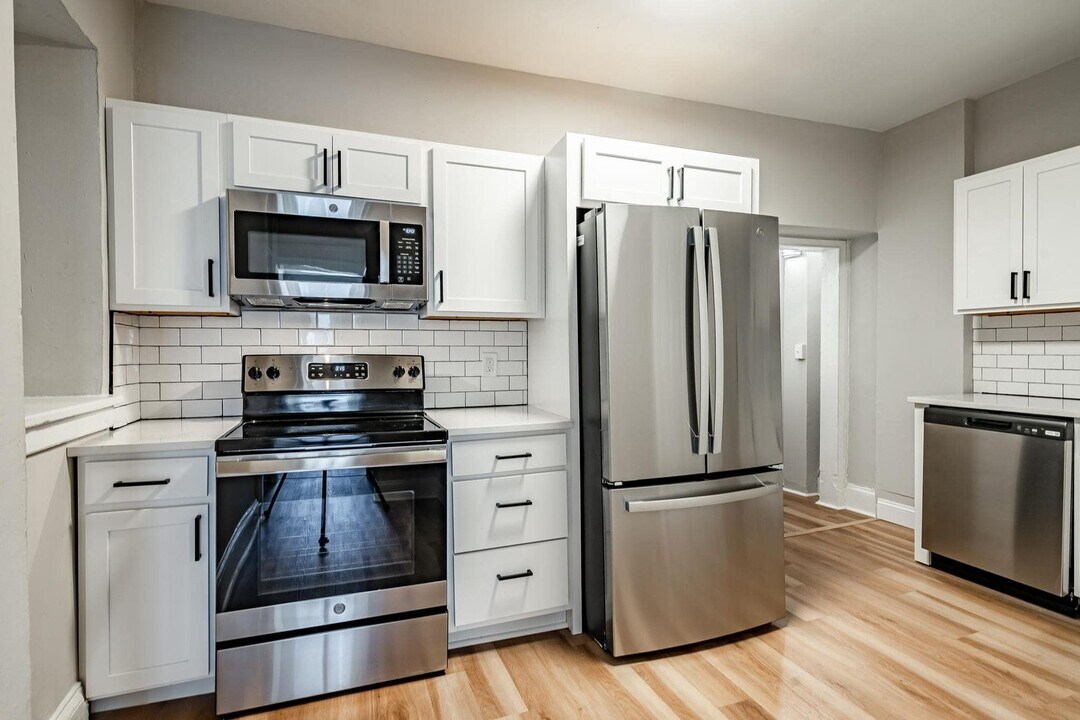 235 W Chestnut St in West Chester, PA - Building Photo