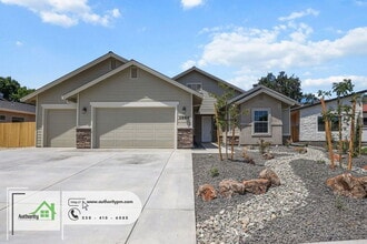 2864 River Dr in Redding, CA - Building Photo - Building Photo