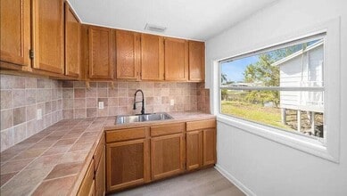 1520 Hunter Rd in Okeechobee, FL - Building Photo - Building Photo