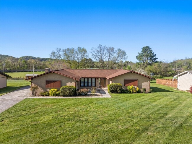 property at 3047 Staffordshire Blvd