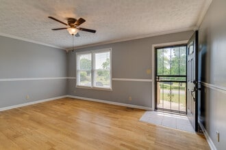 323 Carter Rd in Clarksville, TN - Building Photo - Building Photo