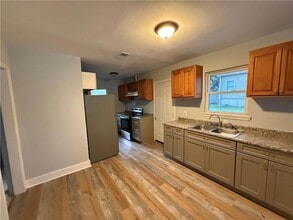 2220 Aycock St, Unit 6CD-06CD-2D in Arabi, LA - Building Photo - Building Photo