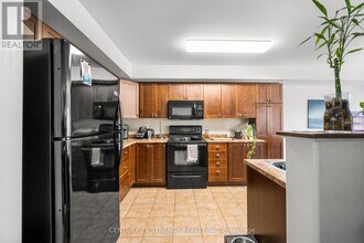 148 Talltree Crescent in Ottawa, ON - Building Photo - Building Photo