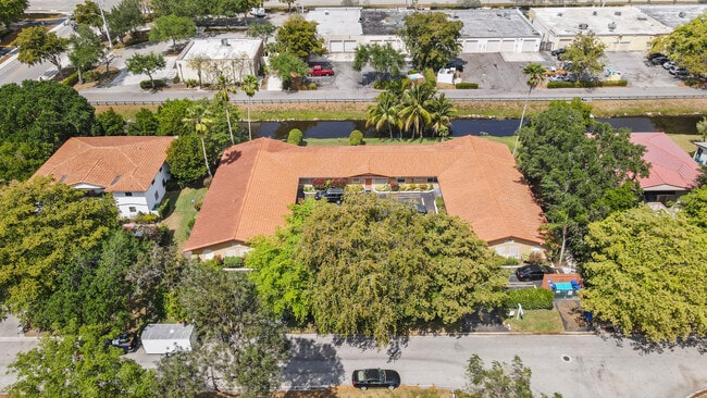 10911 NW 45th St, Unit 8 in Coral Springs, FL - Building Photo - Building Photo