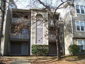 1006 Wood Creek Dr in Fayetteville, NC - Building Photo - Building Photo