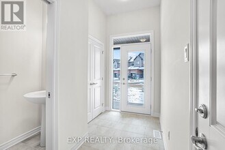 415 Clubtail Private in Ottawa, ON - Building Photo - Building Photo