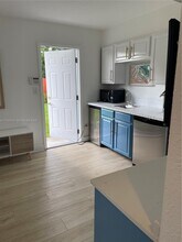 1560 NE 145th St in Miami, FL - Building Photo - Building Photo