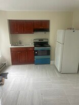74 Main St in Staten Island, NY - Building Photo