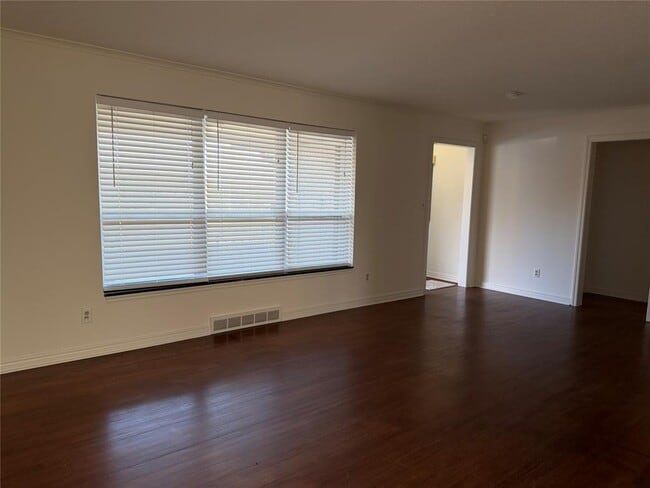 property at 1714 Huntington Ave