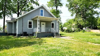 111 Demorest Ave in Woodbridge Township, NJ - Building Photo - Building Photo