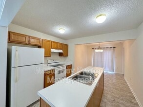 113 Cliffdale Rd in Holly Springs, NC - Building Photo - Building Photo