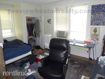 330 St Paul St-Unit -APT# 4-OJ in Brookline, MA - Building Photo