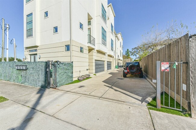 1810 Thompson St in Houston, TX - Building Photo - Building Photo